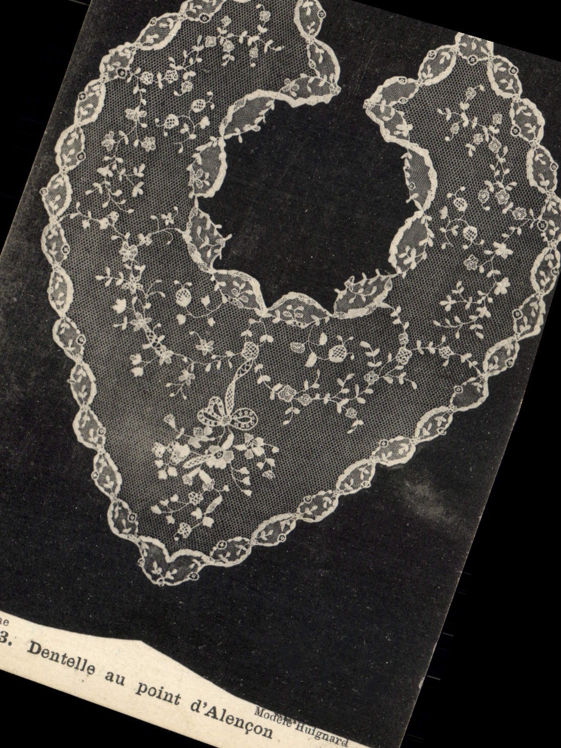 CPA Folklore Dentelle Dentelliere Dentelle au point d'Alencon 