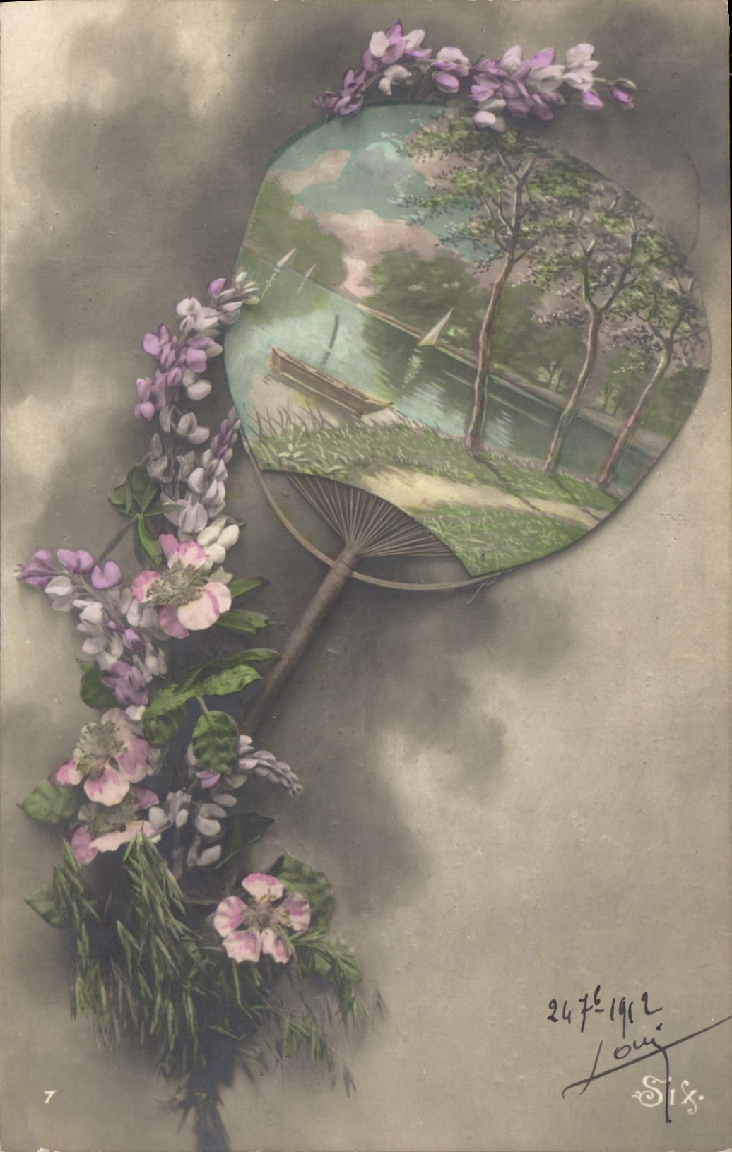 CPA Fantaisie Eventail Fleurs 