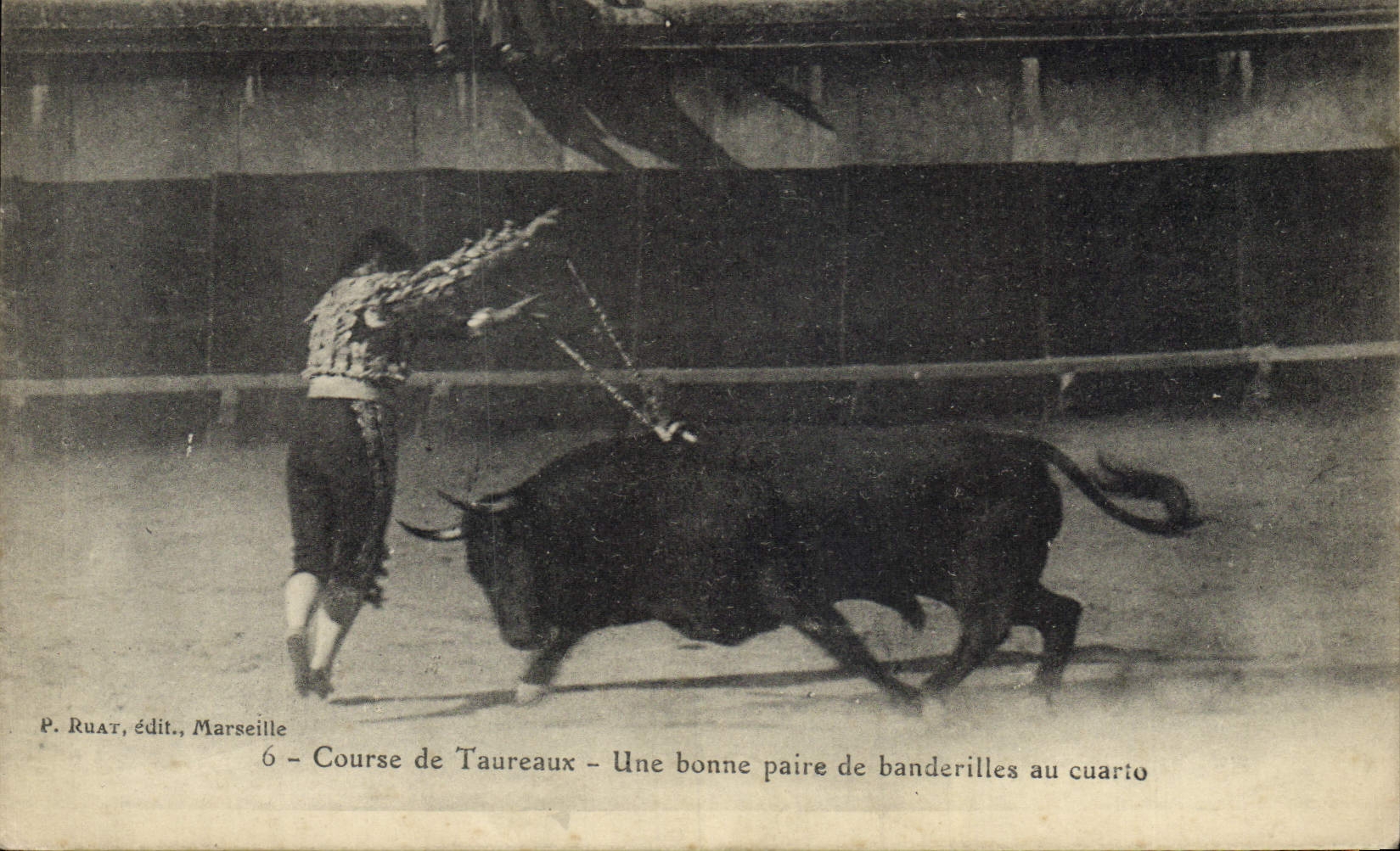 CPA Corrida Course de taureaux Une bonne paire de banderilles au cuarto