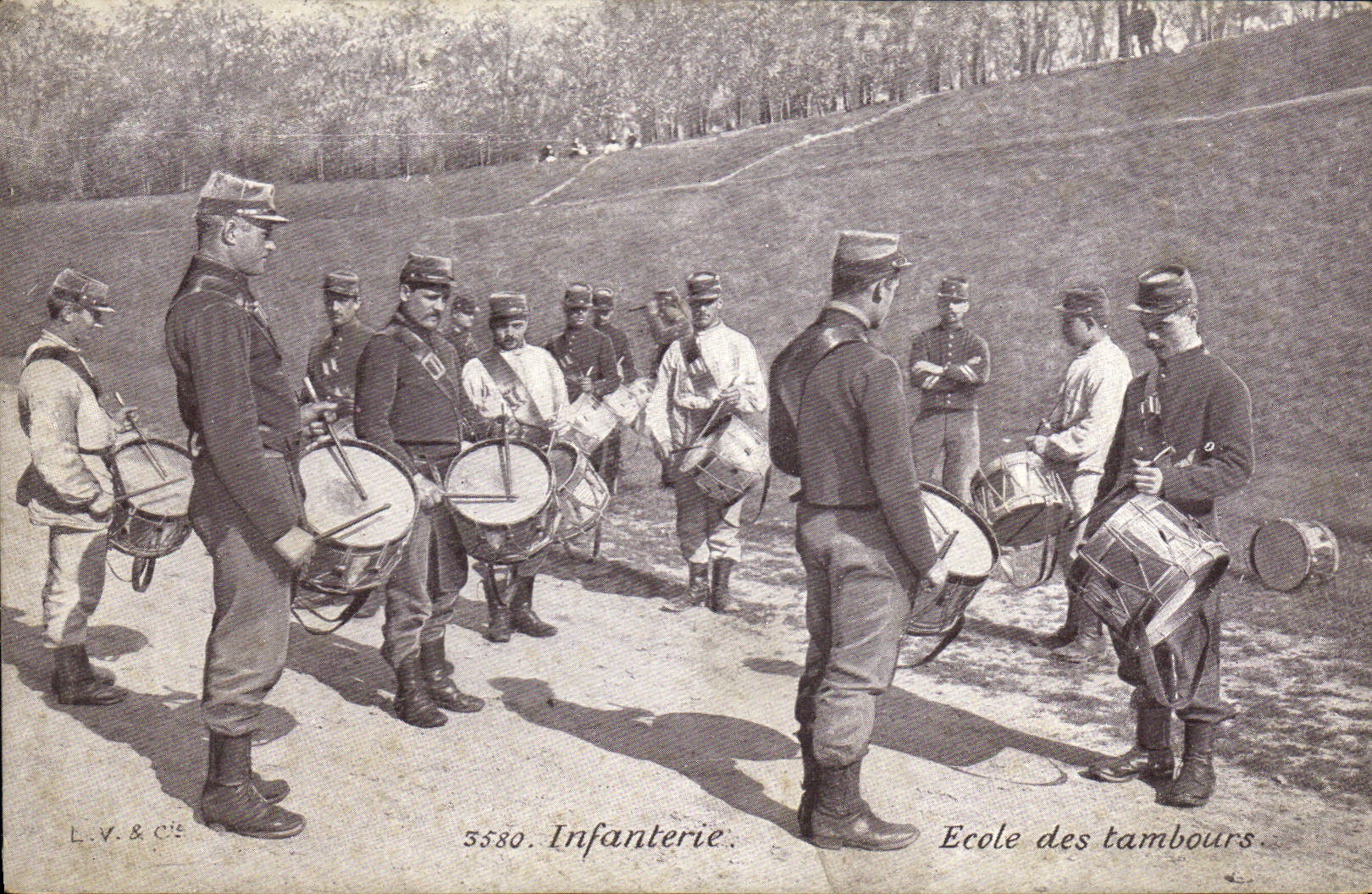 CPA Militaria Infanterie Ecole des tambours
