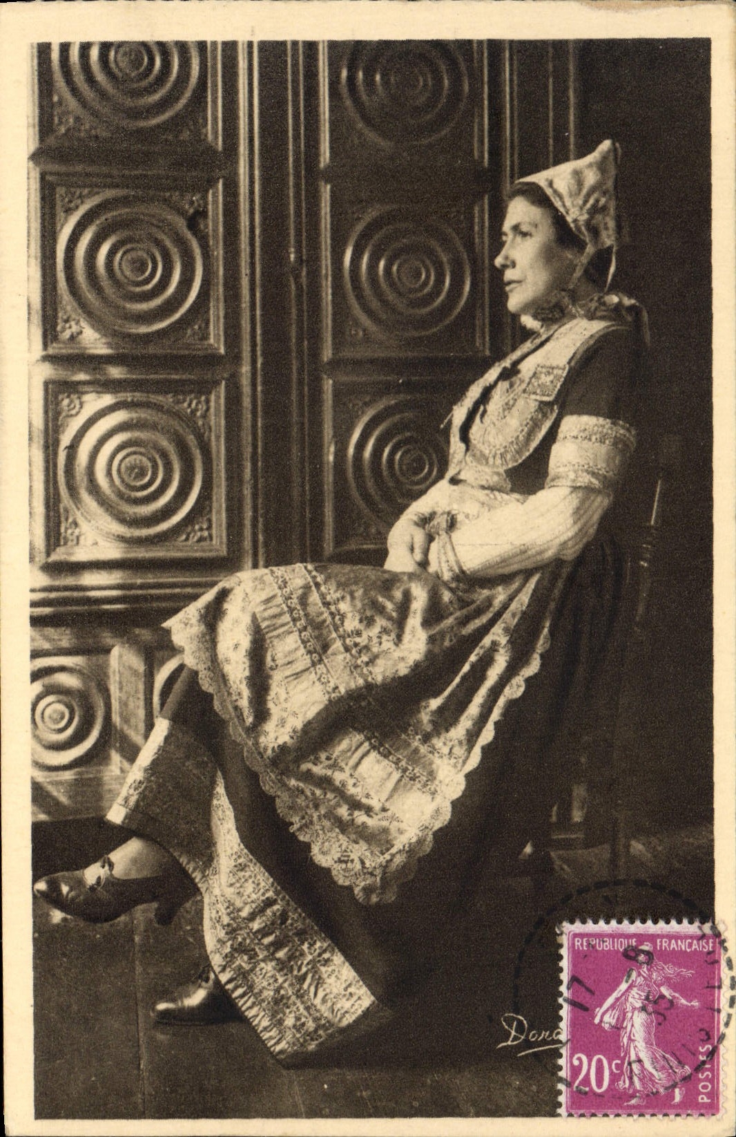 Postal Folclore Locronan Casar bretón