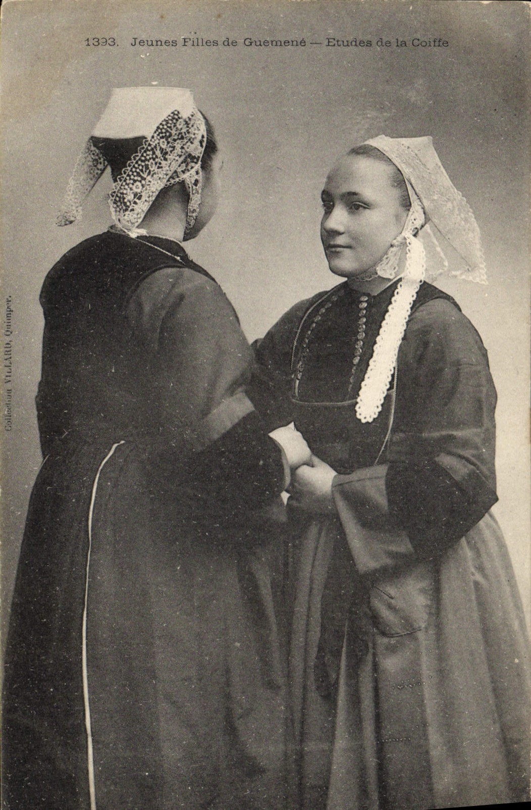 CPA Folklore Jeunes filles de Guemene 