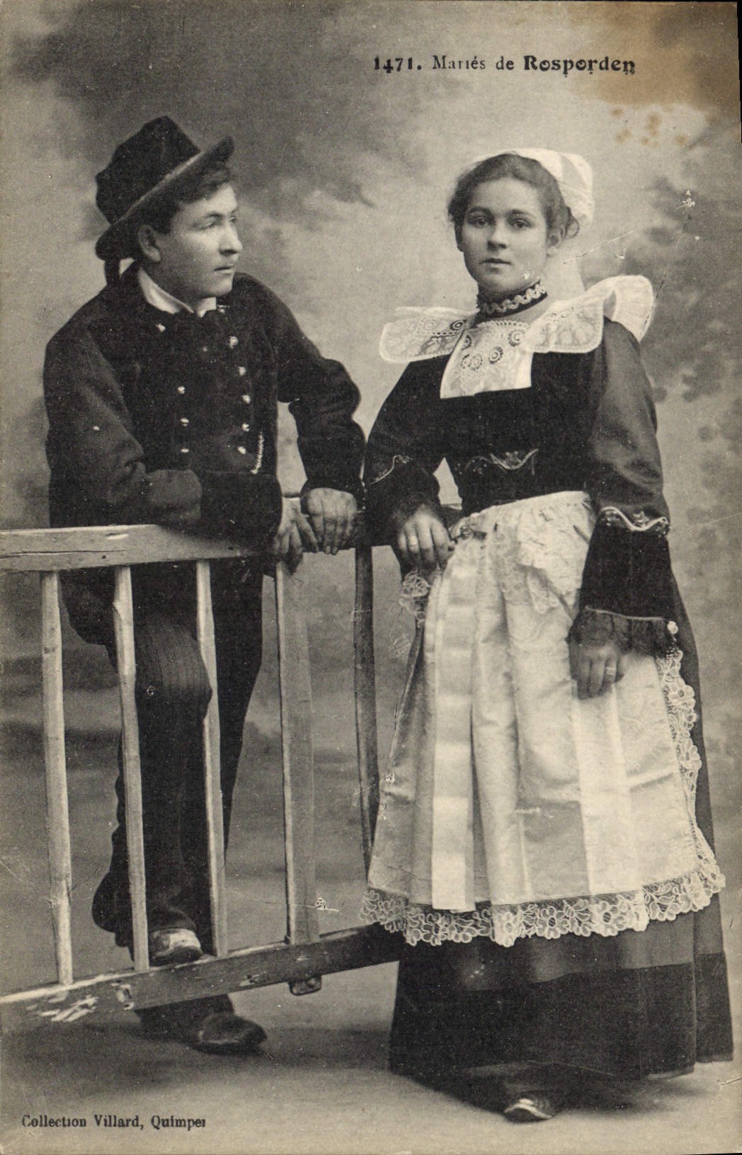 CPA Folklore Maries de Rosporden Mariage 