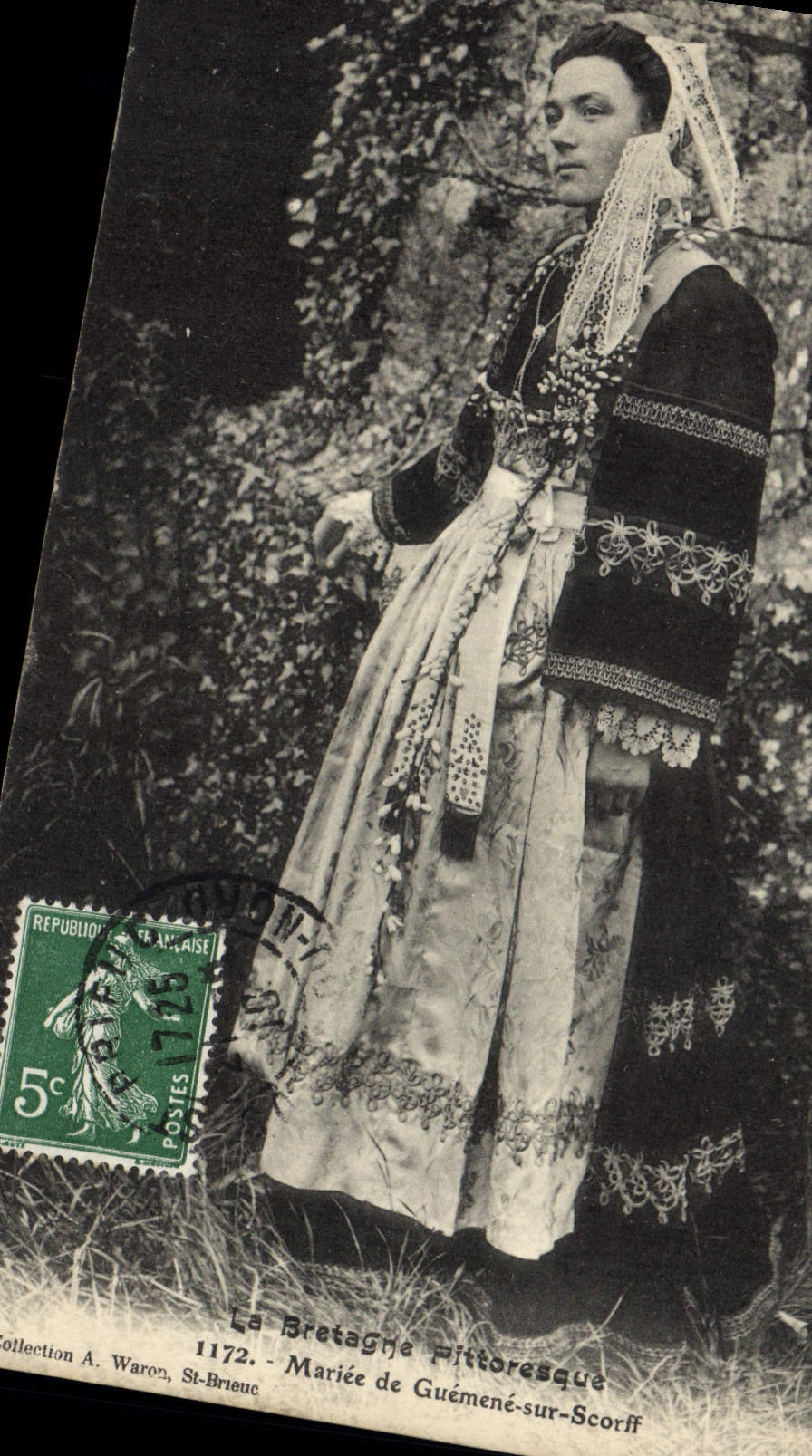 CPA Folklore Mariee de Guemene sur Scorff 