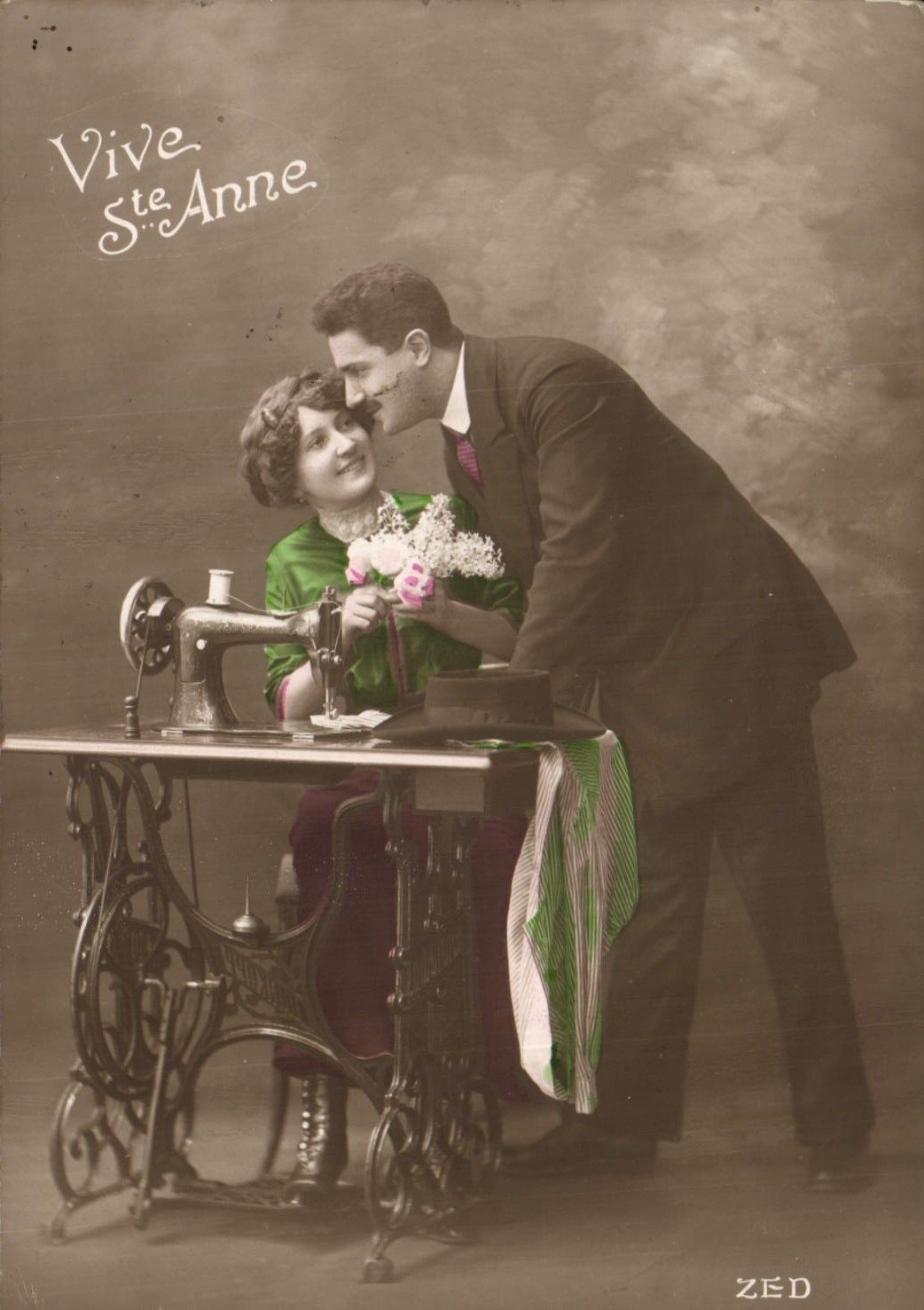 Vintage Postcard Sewing machine Woman Lives co. Anne