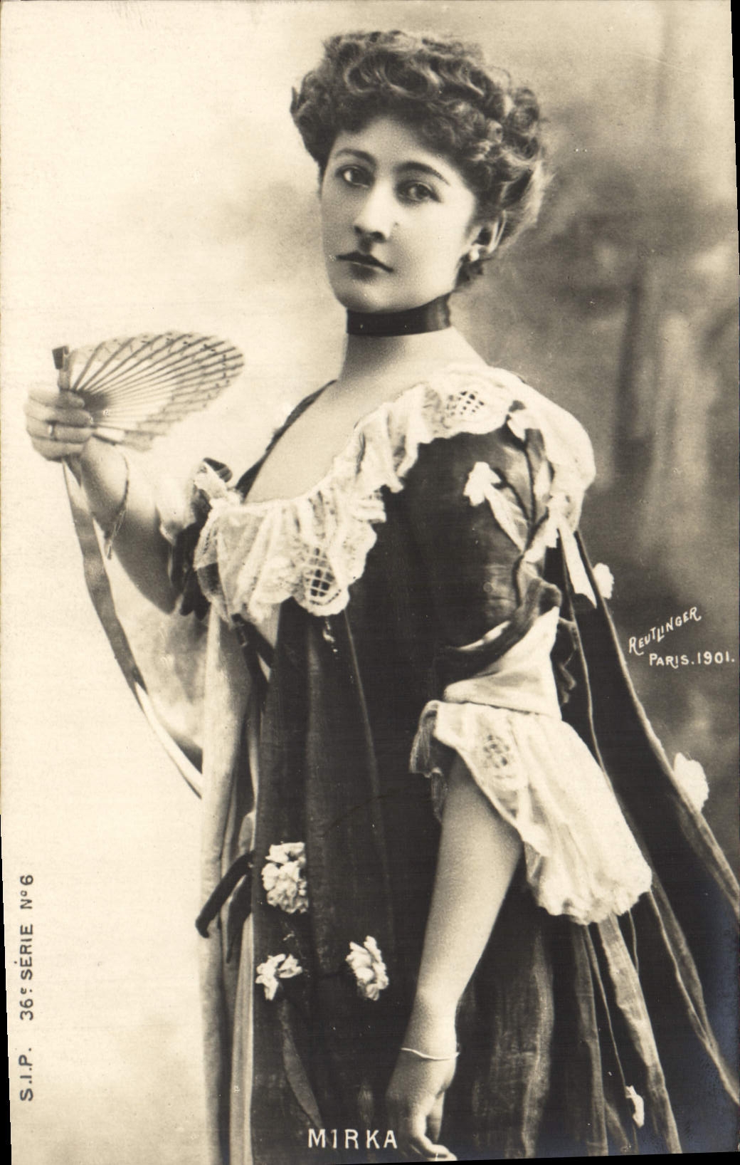 Postal Fantasia Abanico Mujer Myrka