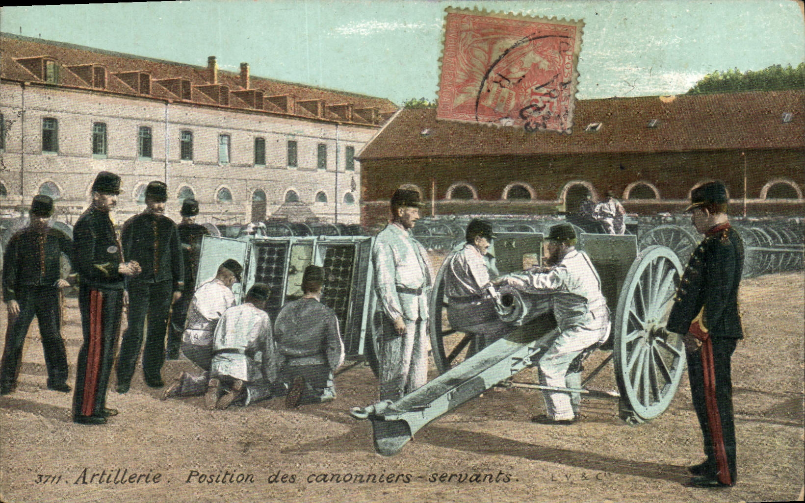CPA Militaria Artillerie Position des canonniers servants 