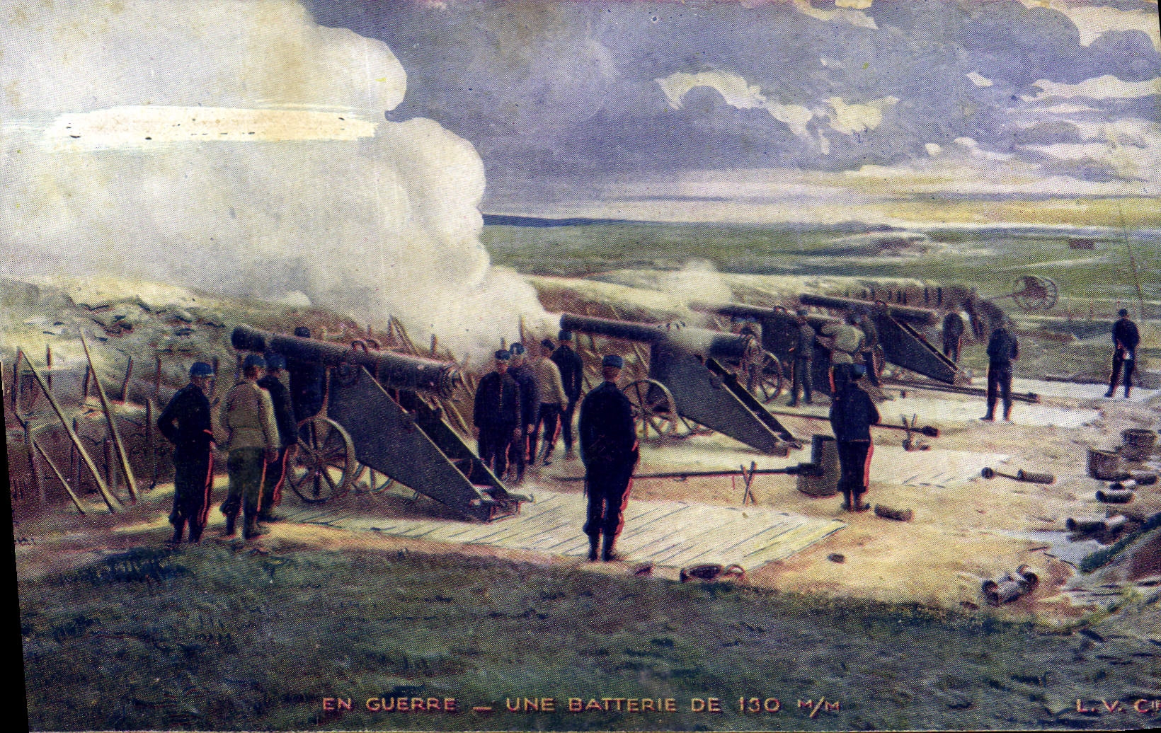 CPA Militaria Une batterie de 130 mm 