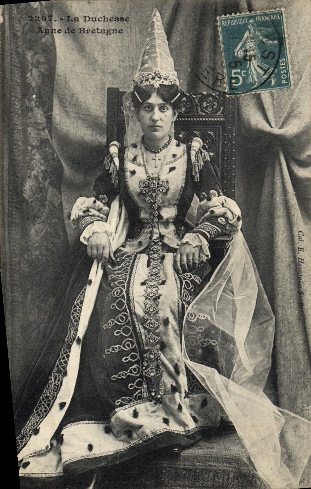 CPA Folklore La duchesse Anne de Bretagne