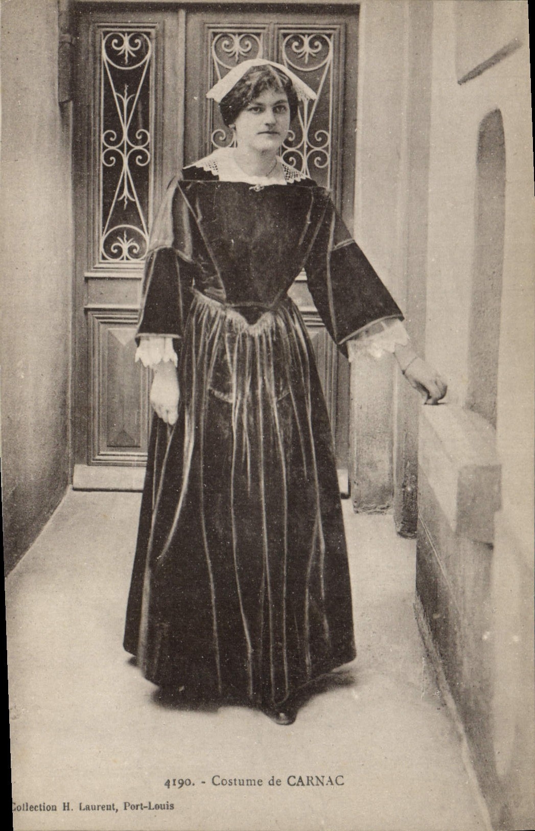 CPA Folklore Costume de Carnac