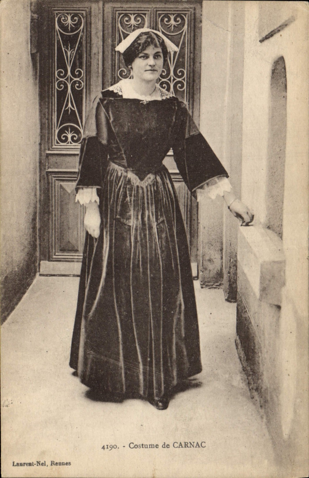 CPA Folklore Costume de Carnac