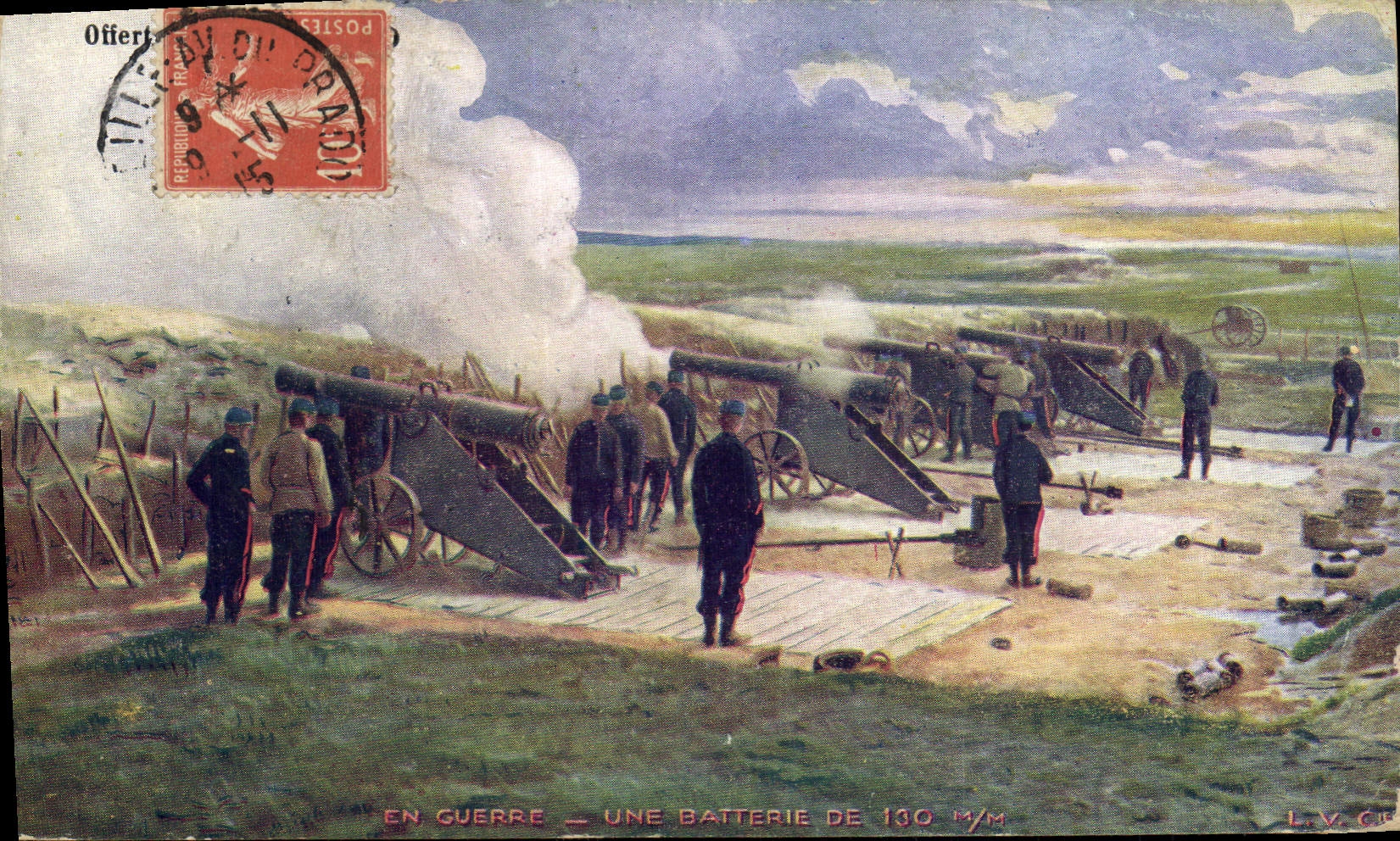 CPA Militaria Une batterie de 130mm Canons 