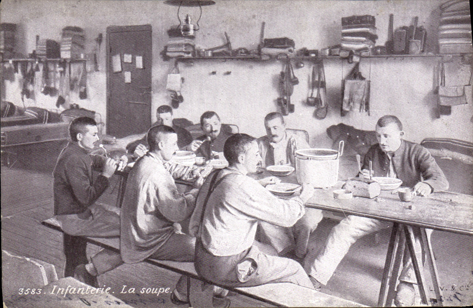 CPA Militaria Infanterie La soupe 