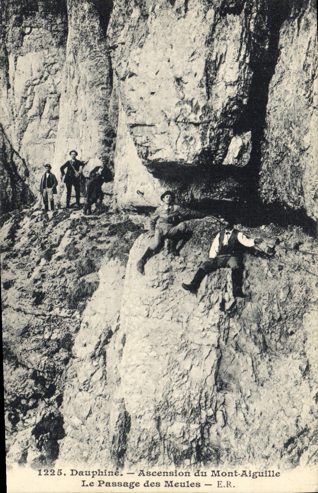 CPA Alpinisme Dauphine Ascension du Mont Aiguille le passage des meules 