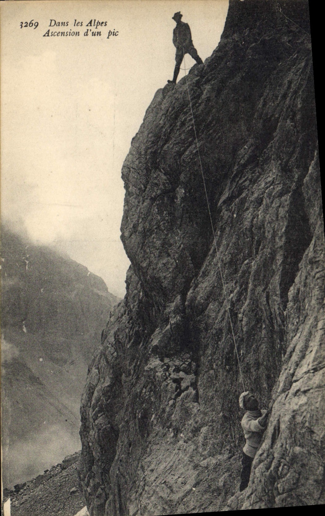 CPA Alpinisme Dans les Alpes Ascension d'un pic 