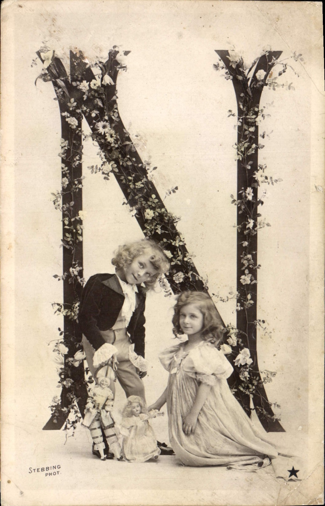 CPA Fantaisie Enfant Lettres Lettre N