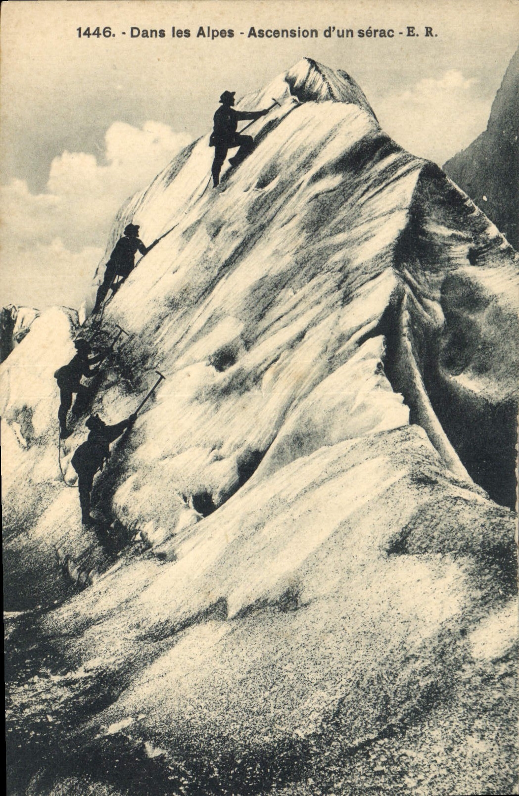 CPA Alpinisme Dans les Alpes Ascension d'un serac