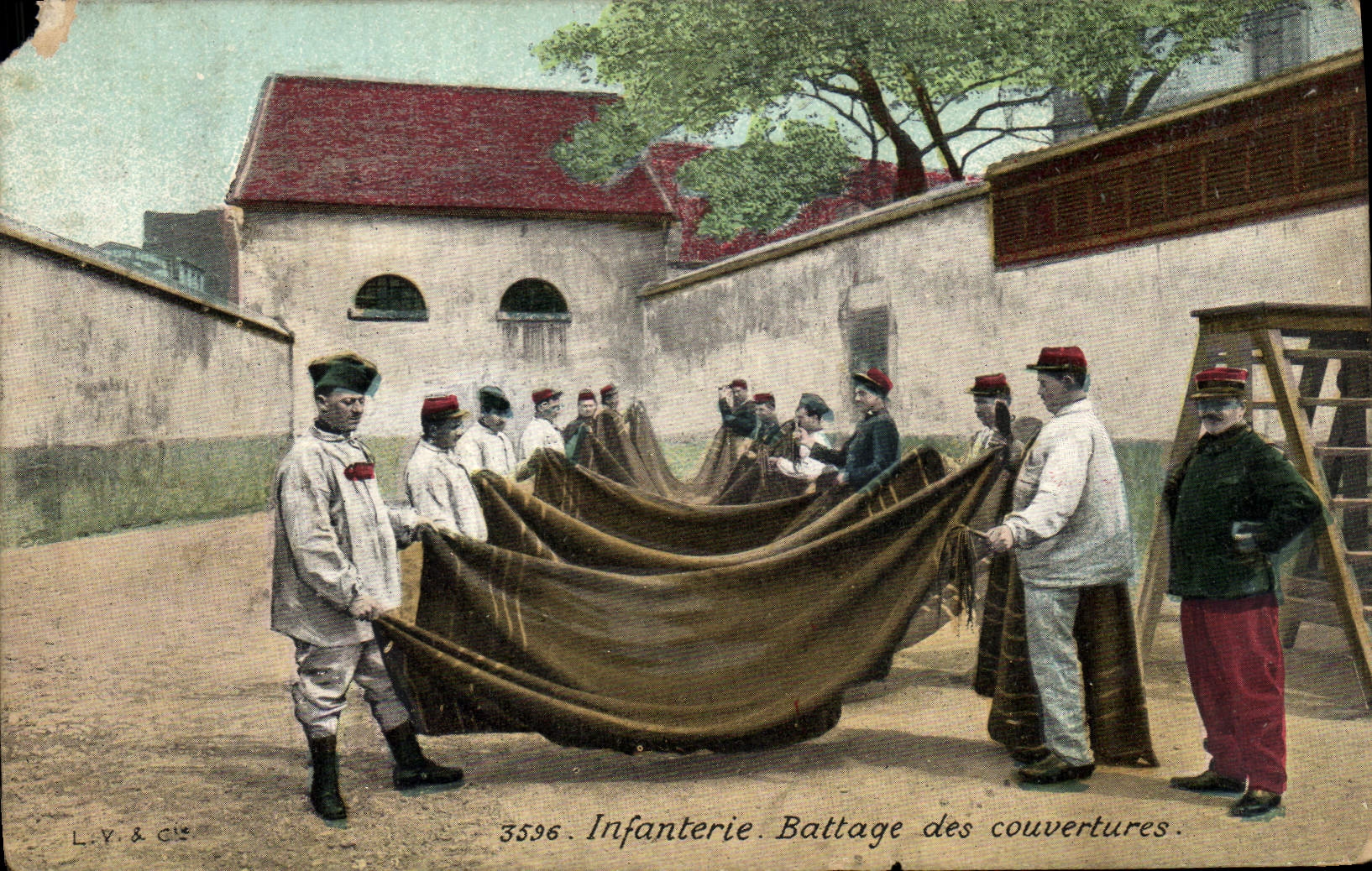 CPA Militaria Infanterie Battage des couvertures