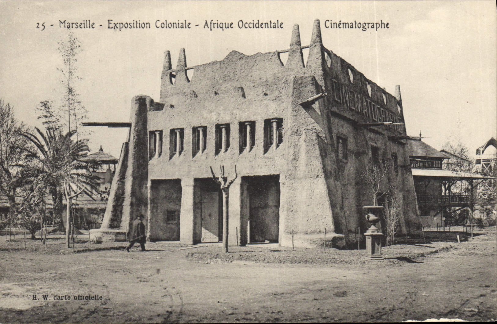 CPA Cinema Exposition coloniale de Marseille Cinematographe de l'Afrique Occidentale
