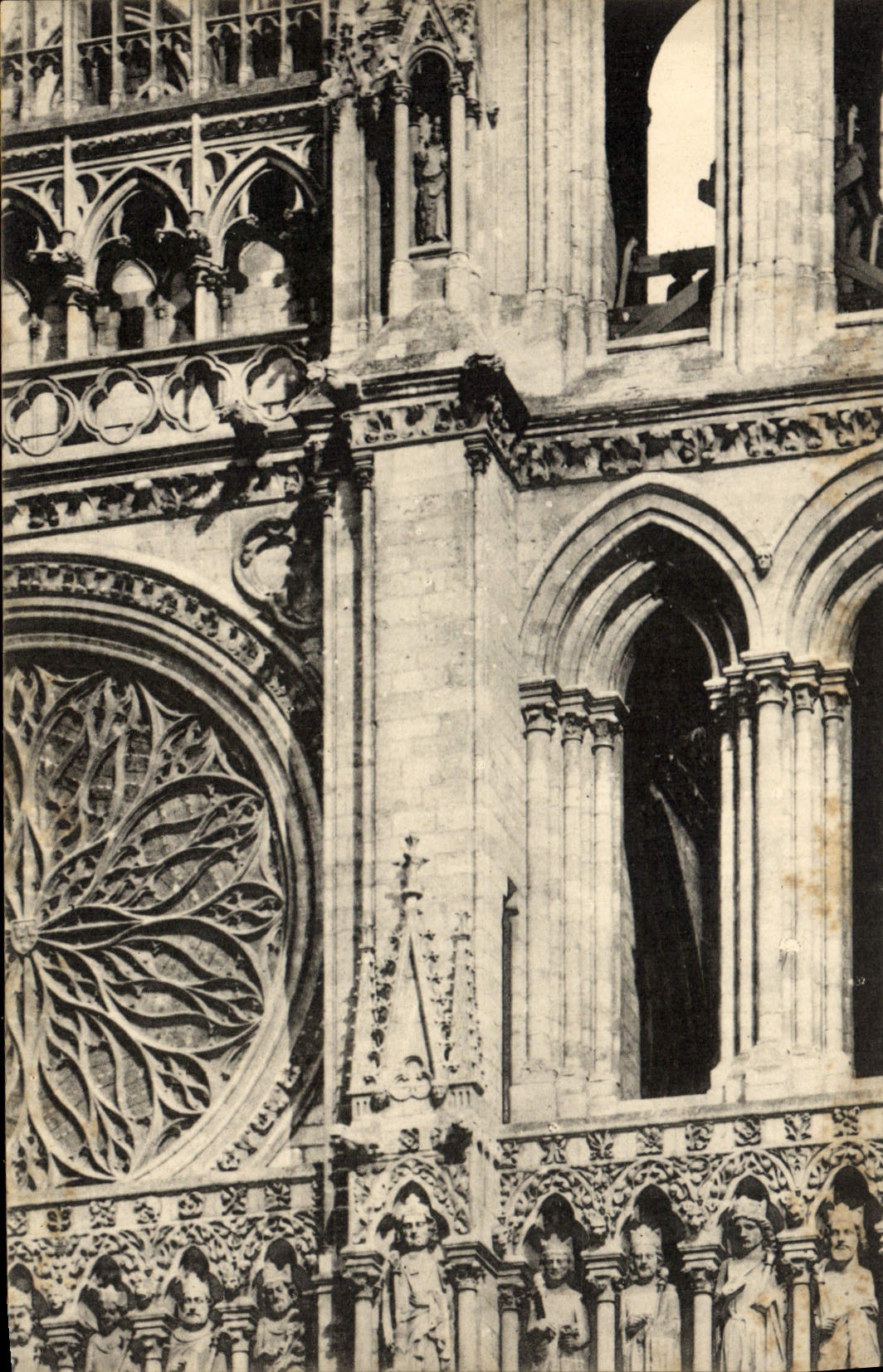 CPA Puzzle Cathedrale Chartres 