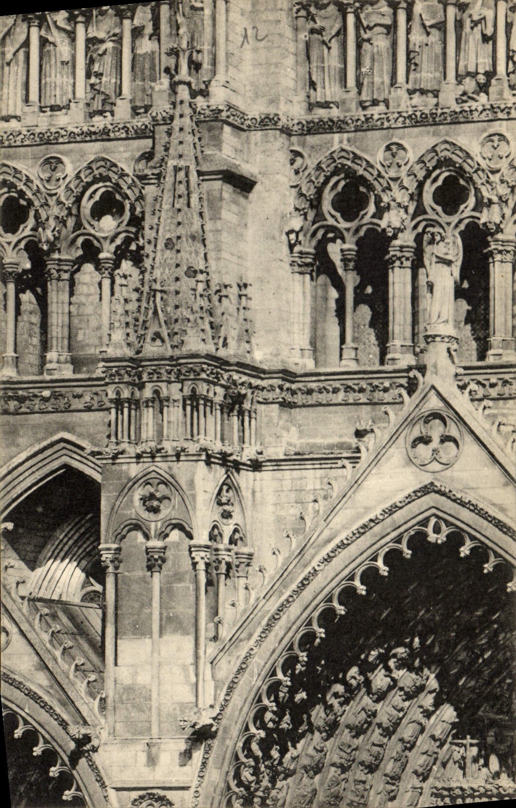 CPA Puzzle Cathedrale Chartres