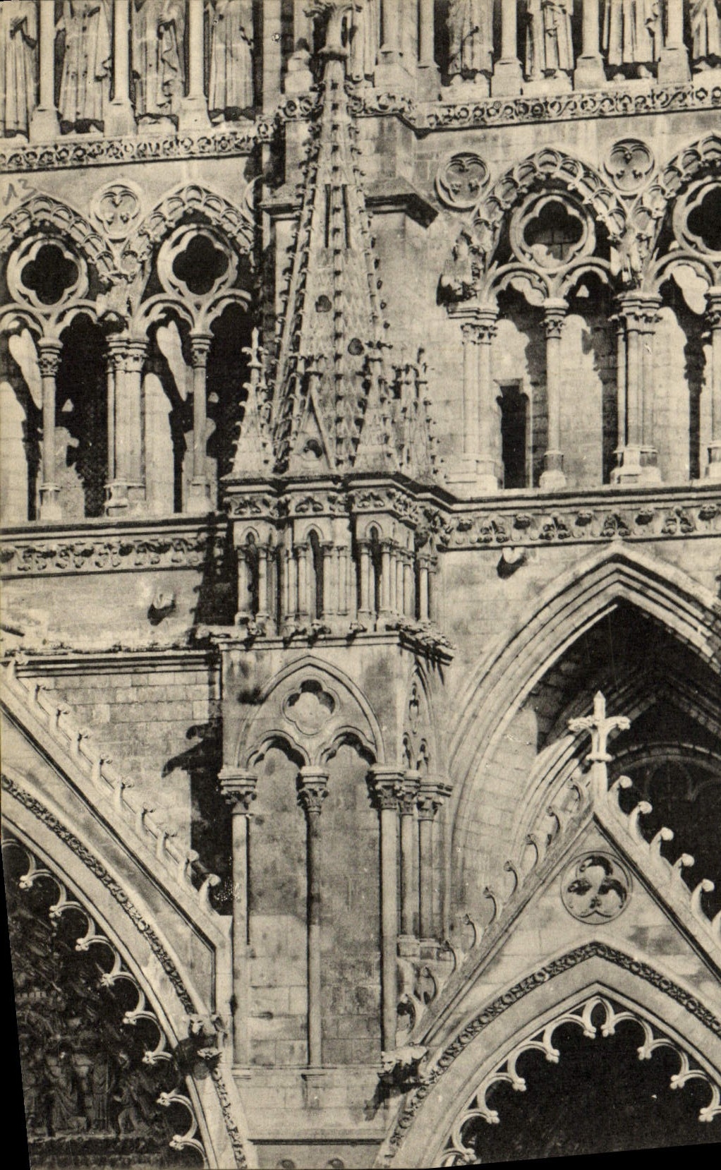 CPA Puzzle Cathedrale Chartres