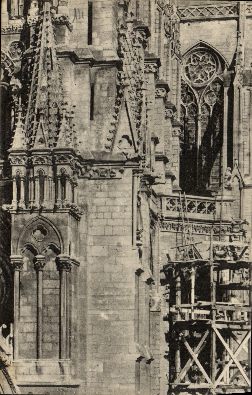 CPA Puzzle Cathedrale Chartres 