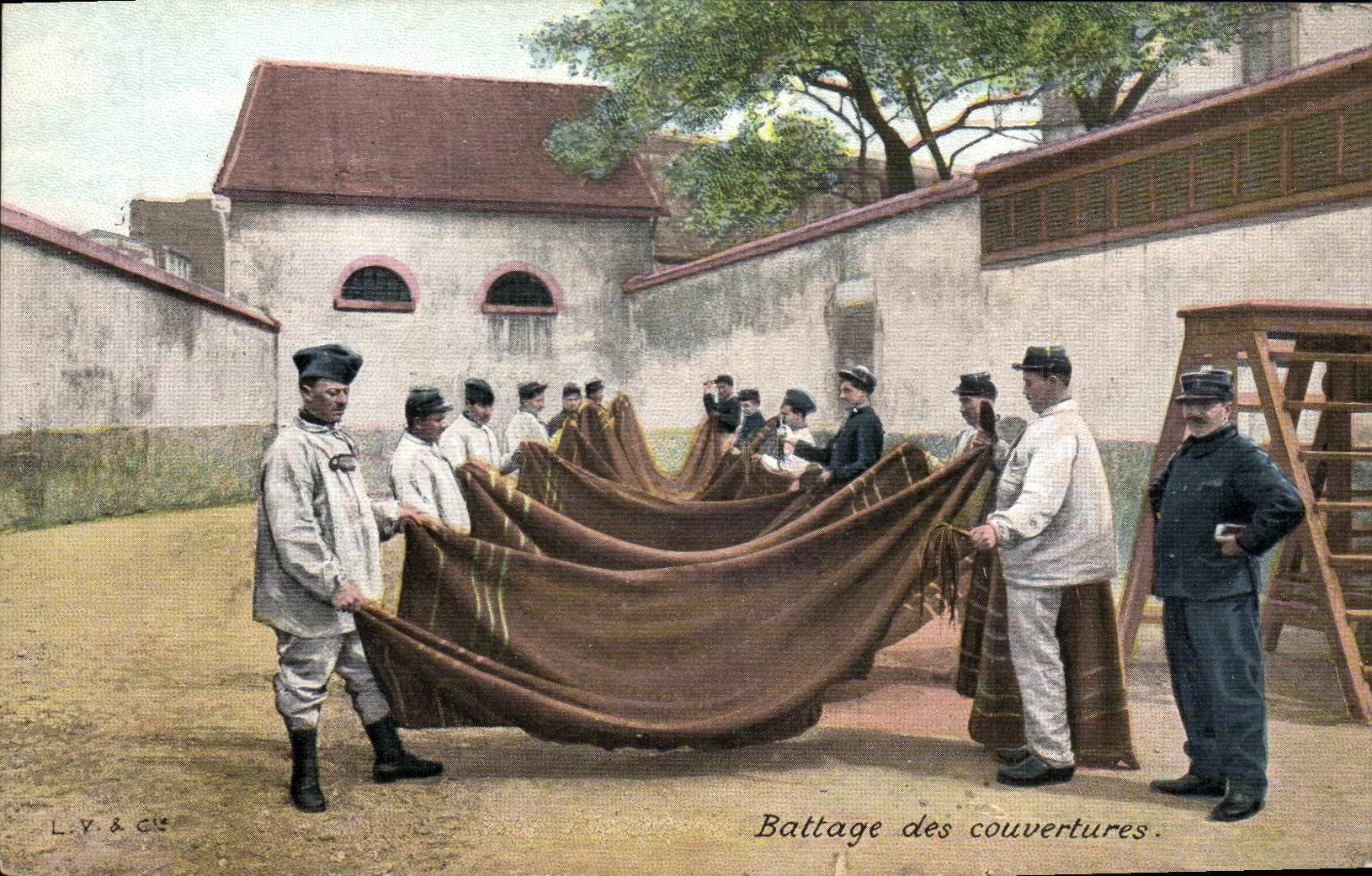 Vintage Postcard Militaria Beating of couertures