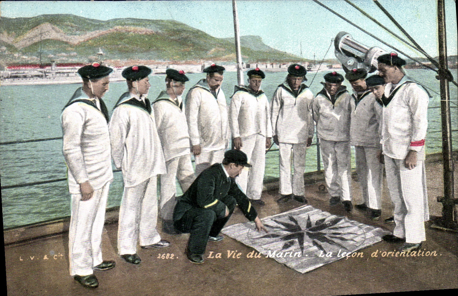 CPA Militaria La vie du marin La lecon d'orientation