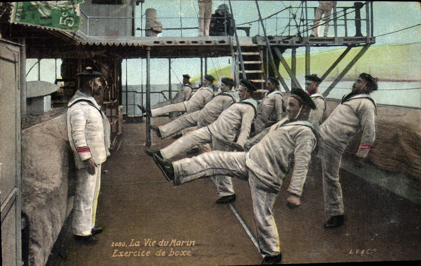 CPA Militaria La vie du marin Exercice de boxe 