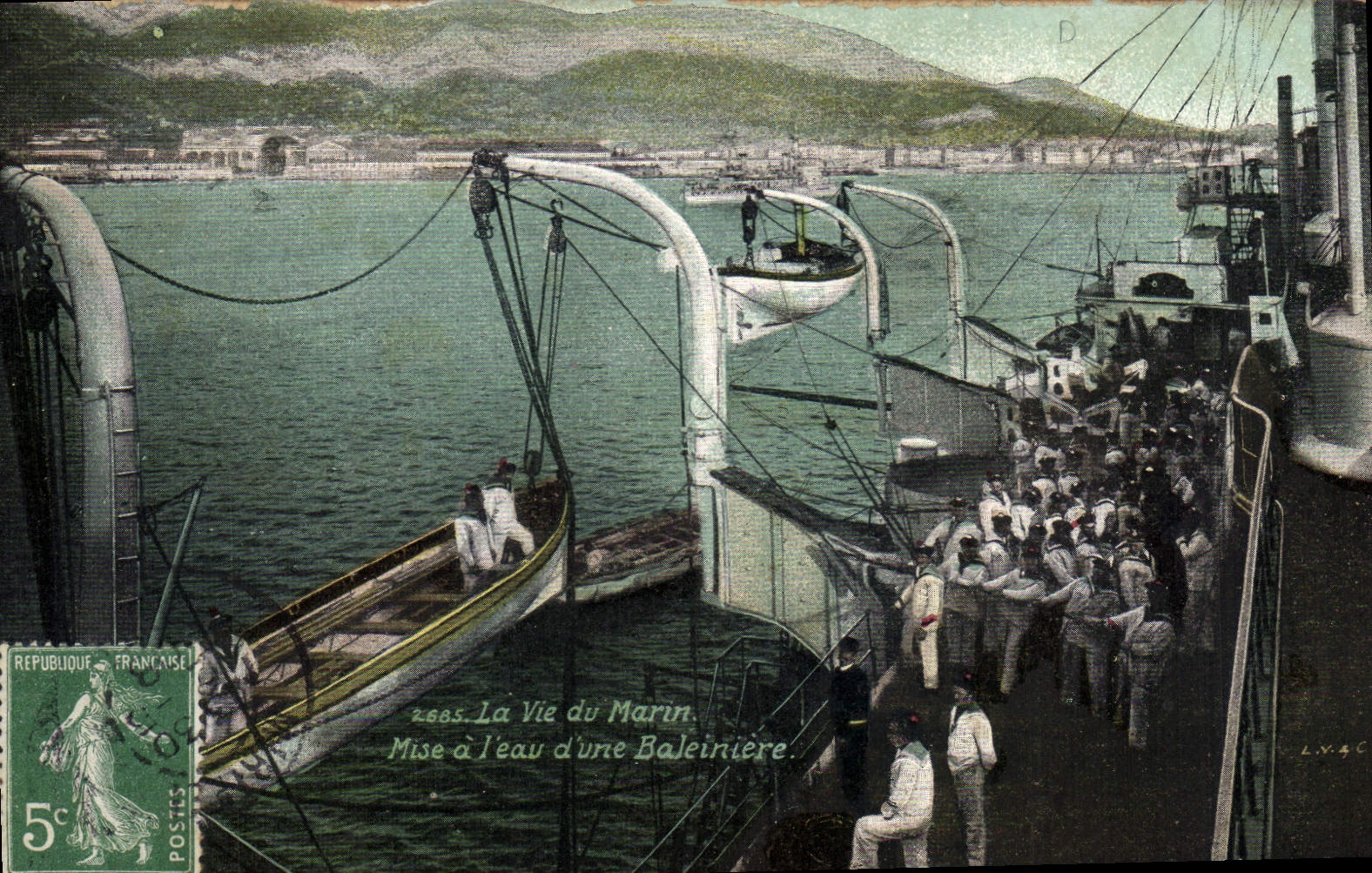 Vintage Postcard Militaria the life of the Mise sailor has the water of a Bateau whale-boat