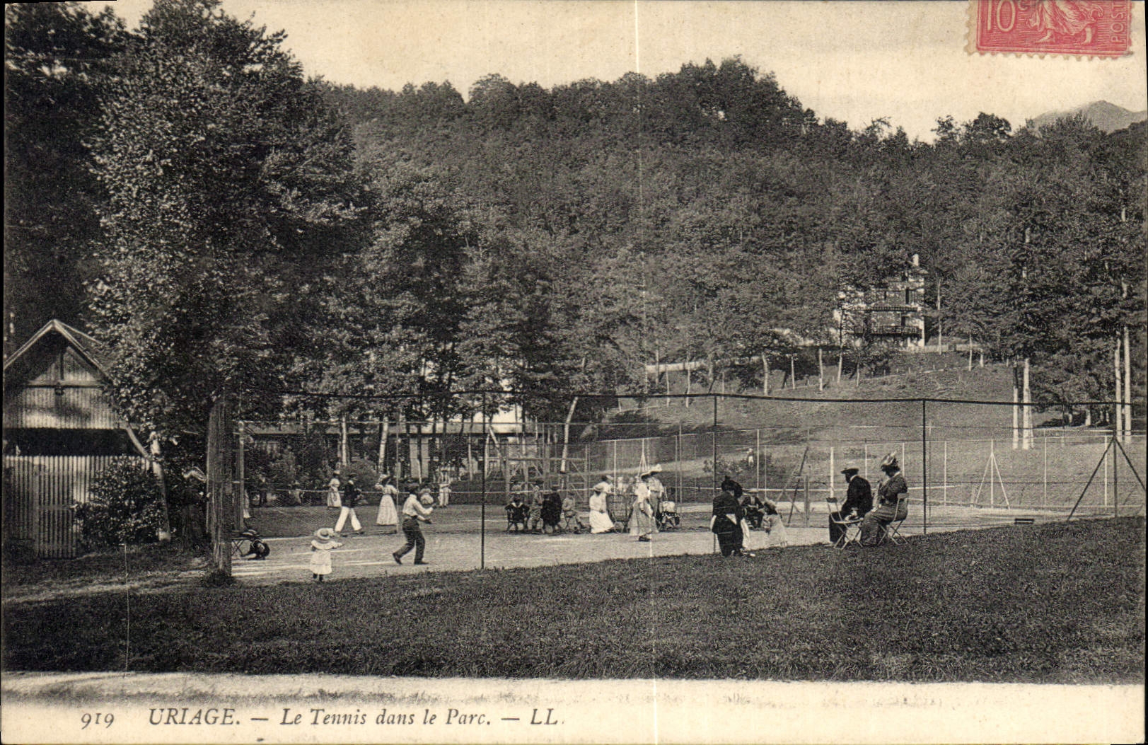 CPA Tennis dans le parc Uriage 