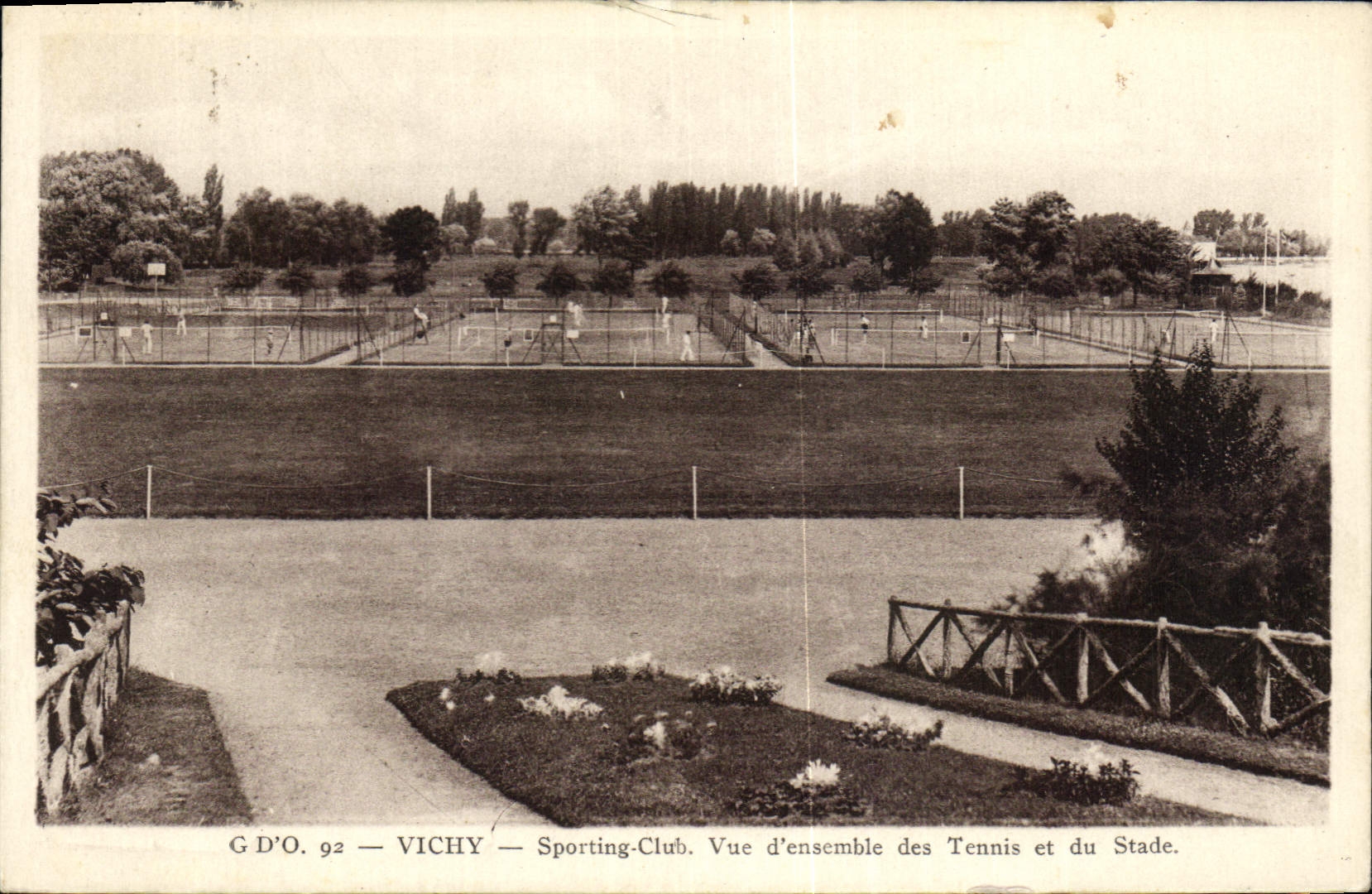 CPA Vichy Sporting Club Vue d'ensemble des Tennis et du stade 