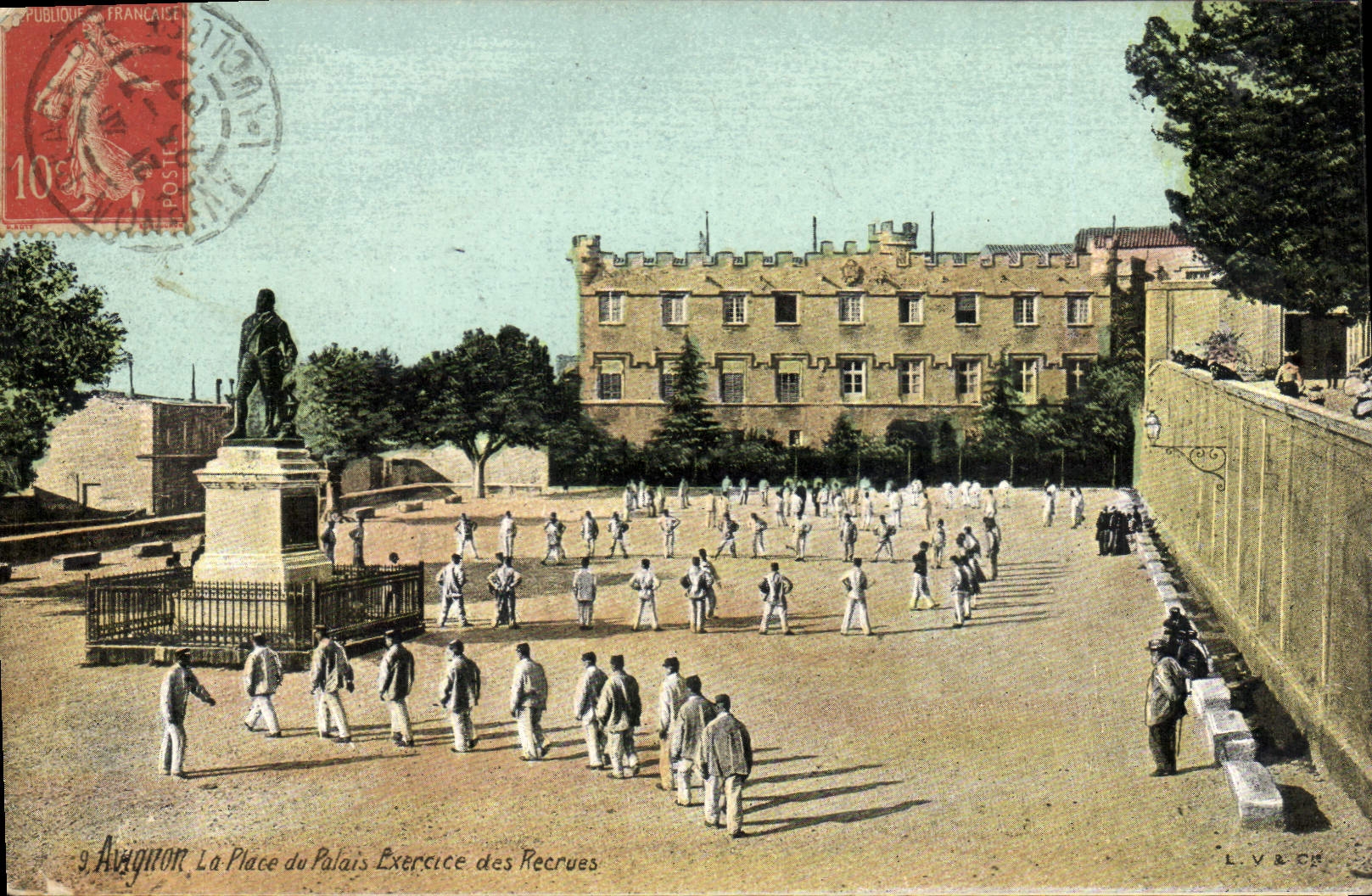 CPA Militaria Avignon La Place du Palais Exercice des recrues