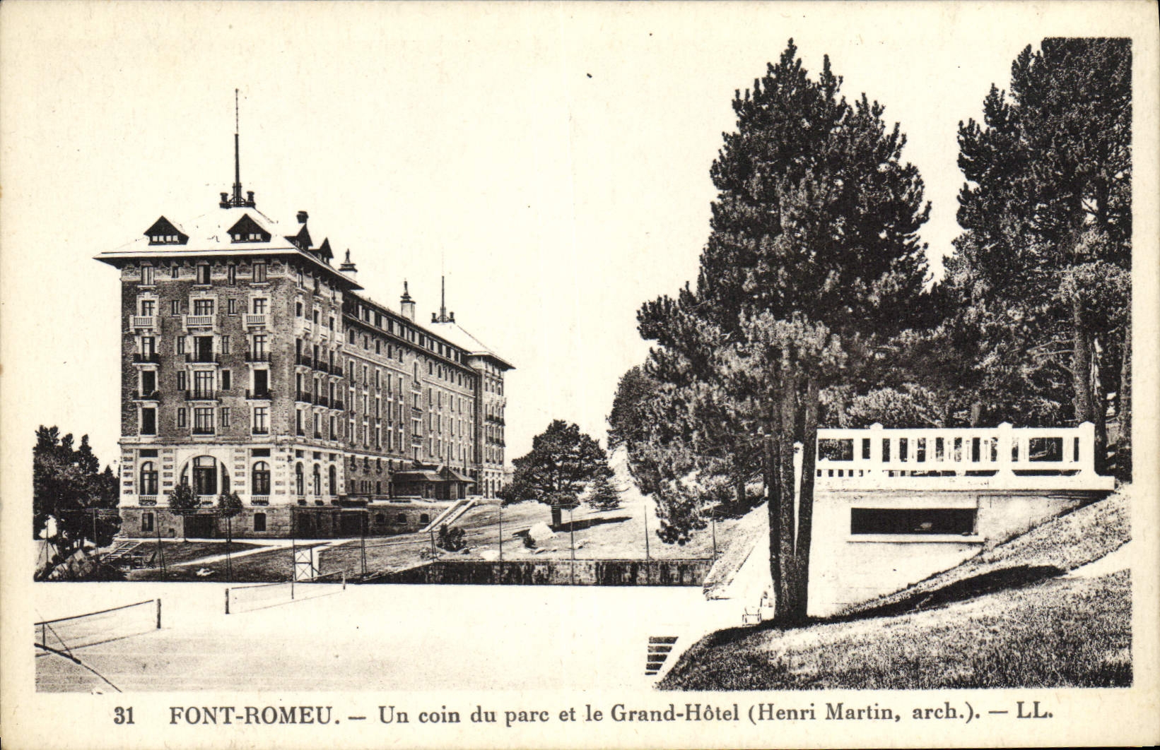 Postal Tenis hacen a Romeu una esquina del parque y el Gran Hotel