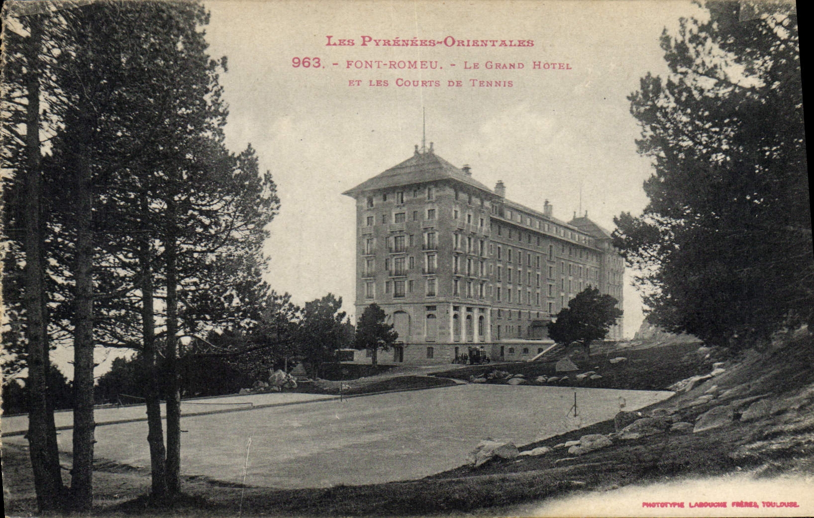 Vintage Postcards Make Romeu the Large Hotel and the courts of Tennis