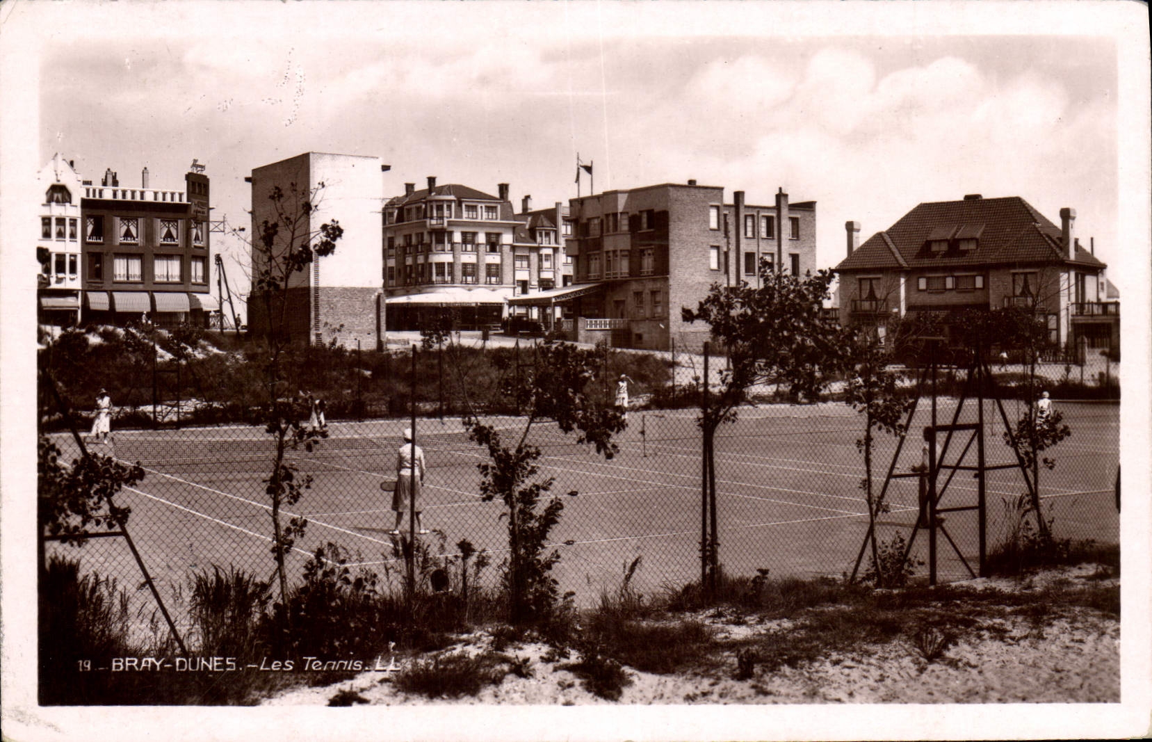 CPA Bray les Dunes Les Tennis 