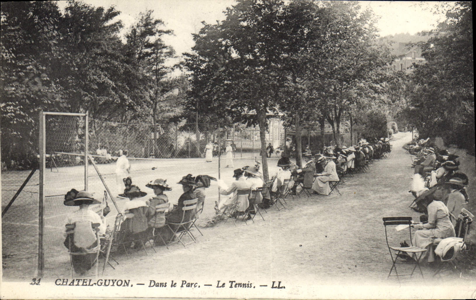 CPA Tennis Dans le parc Chatelguyon 
