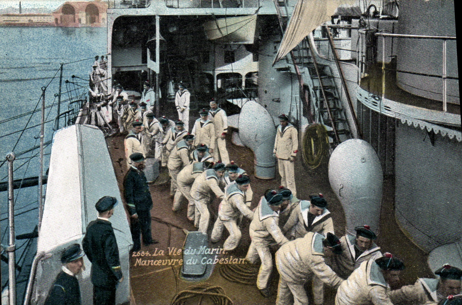 CPA Militaria Marins La vie du marin Manoeuvre du Cabestan