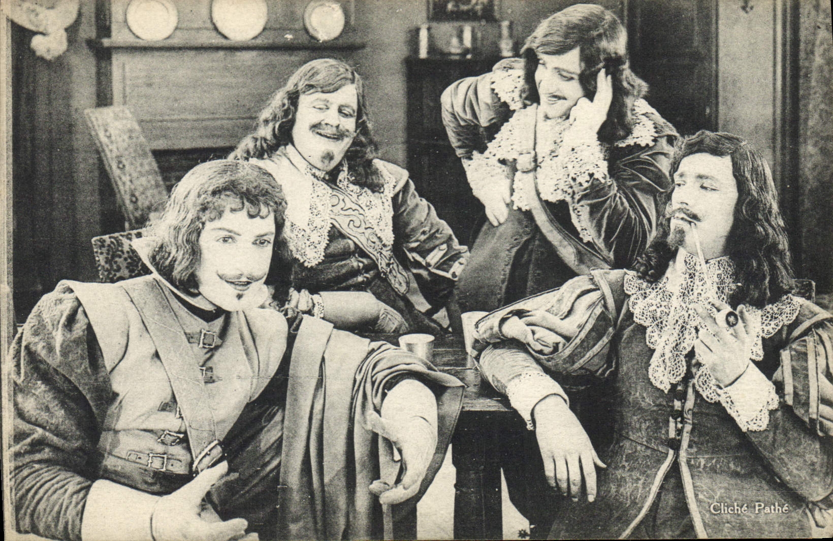 CPA Cinema Les Trois Mousquetaires Alexandre Dumas Auguste Maquet