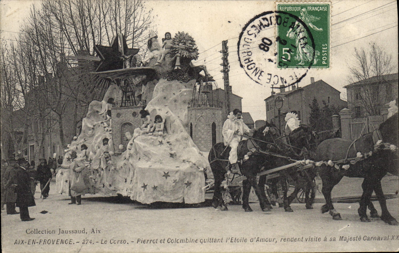 CPA Fantaisie Pierrot Aix en Provence Le Corso Pierrot et Colombine quittant l'Etoile d'Amour rendent visite a sa majeste Carnaval XX 