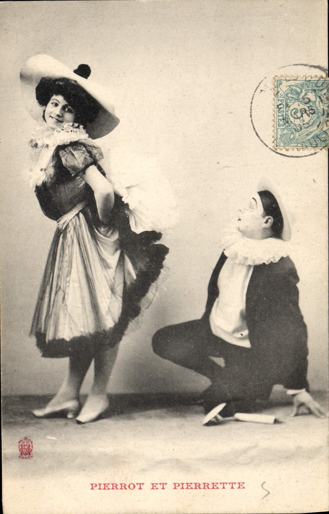 CPA Fantaisie Pierrot et Pierrette 