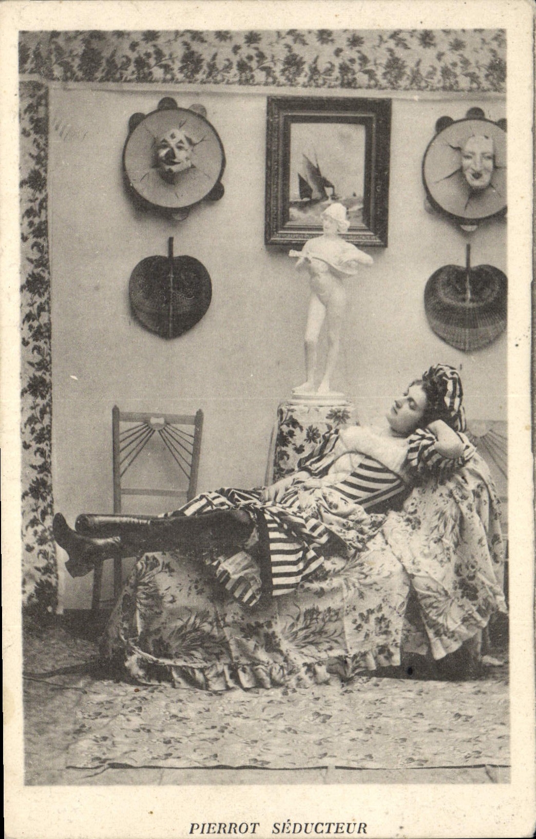 CPA Fantaisie Pierrot seducteur Pierrots 