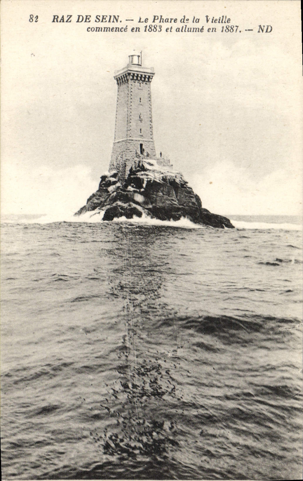 CPA Phare de la Vieille Raz de Sein