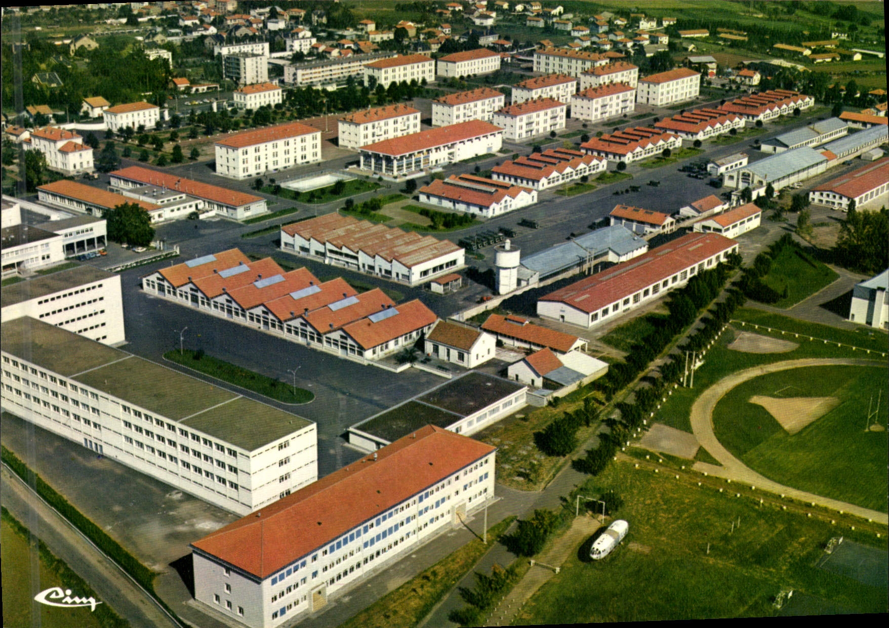 CPM Stade Issoire Vue generale aerienne de l'ENTSOA