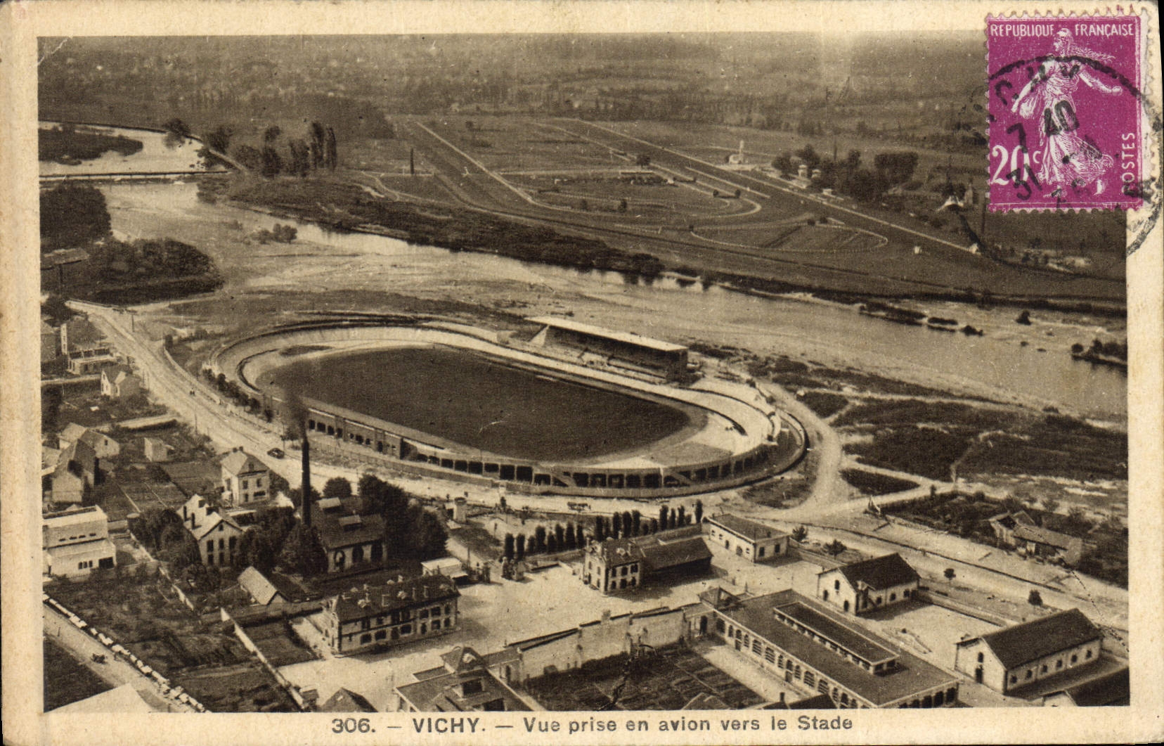 CPA Stade Vichy Vue prise en avion vers le stade