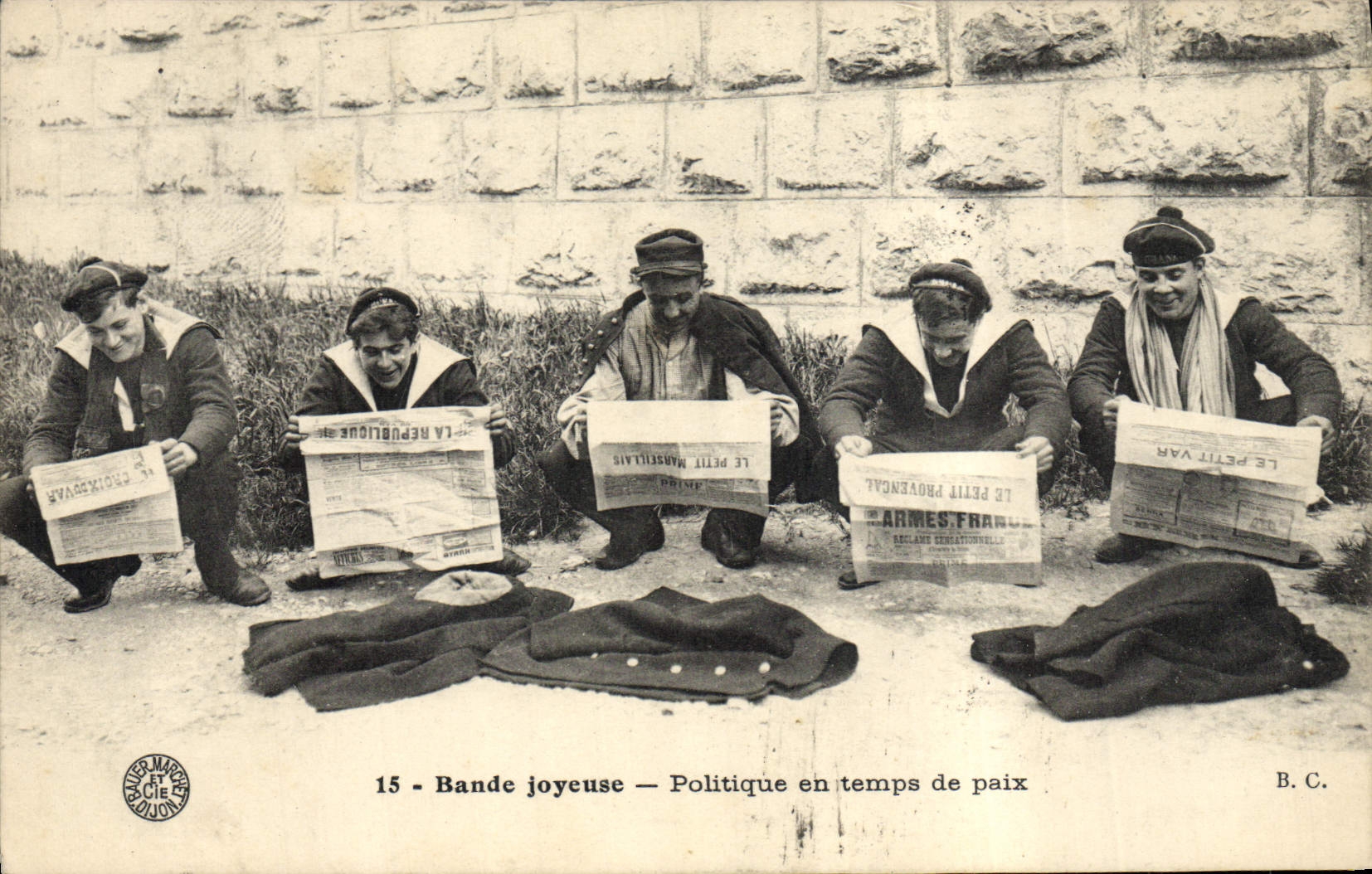 Vintage Postcard Fantaisie Newspapers Newspaper Bandages merry Politique in times of peace Marins Militaria