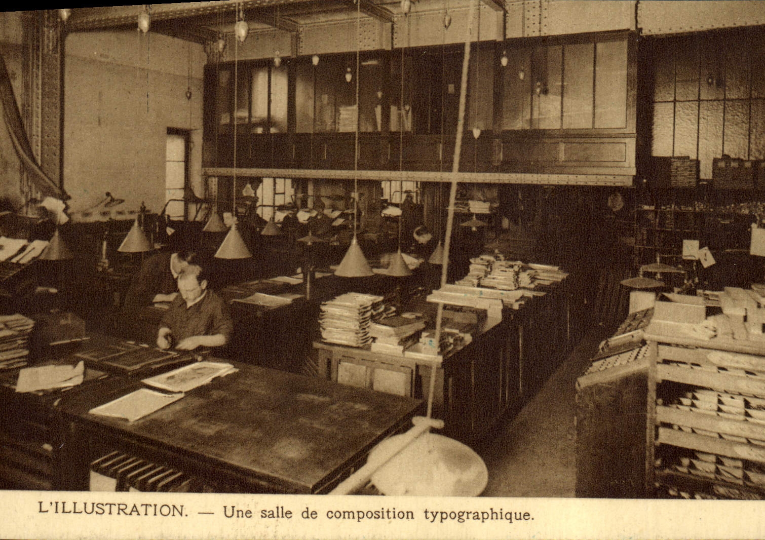 CPA Journaux Journal L'Illustration Une salle de composition typographique