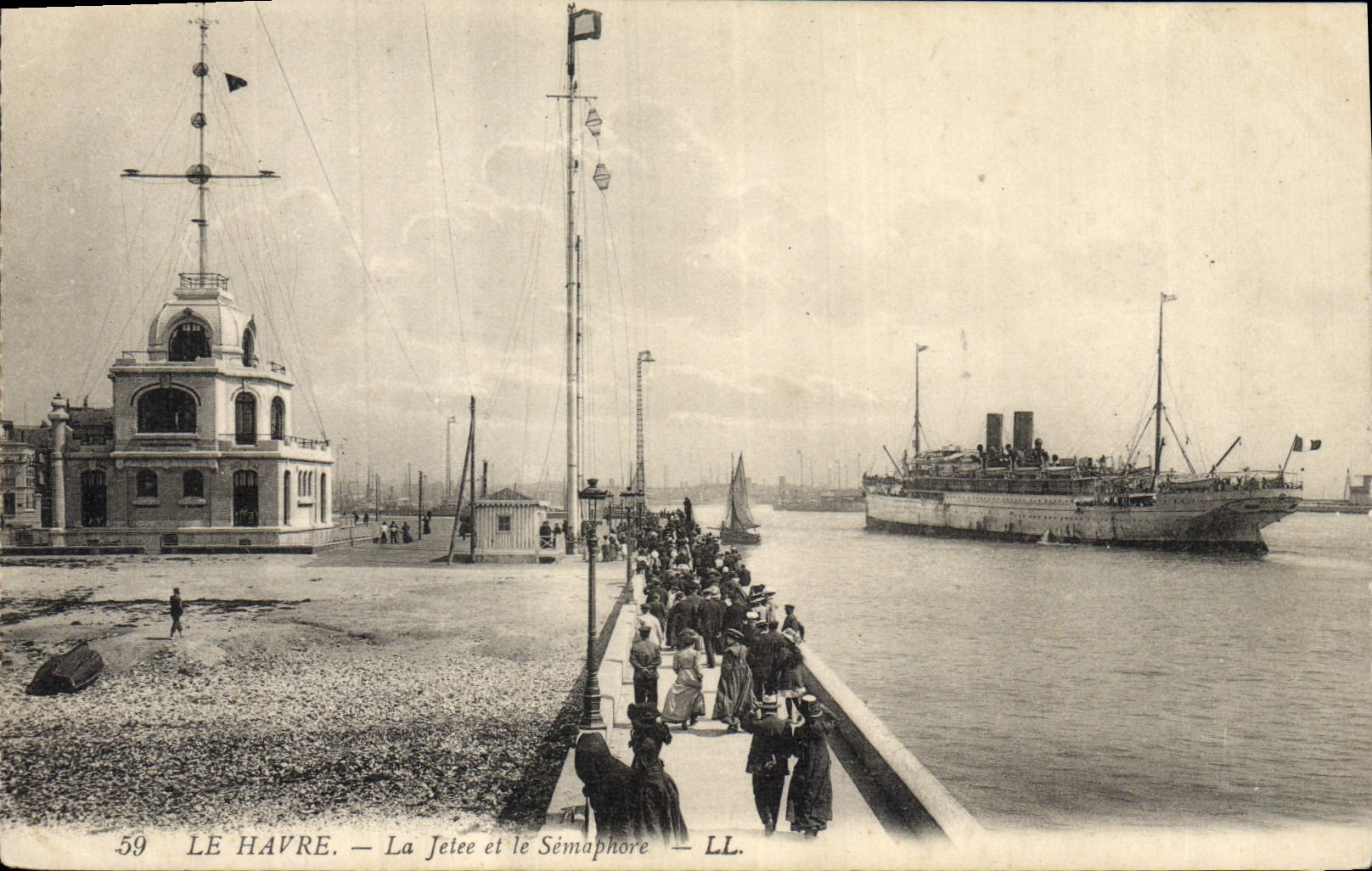 Vintage Postcard Headlight Le Havre the pier and the semaphore Boat