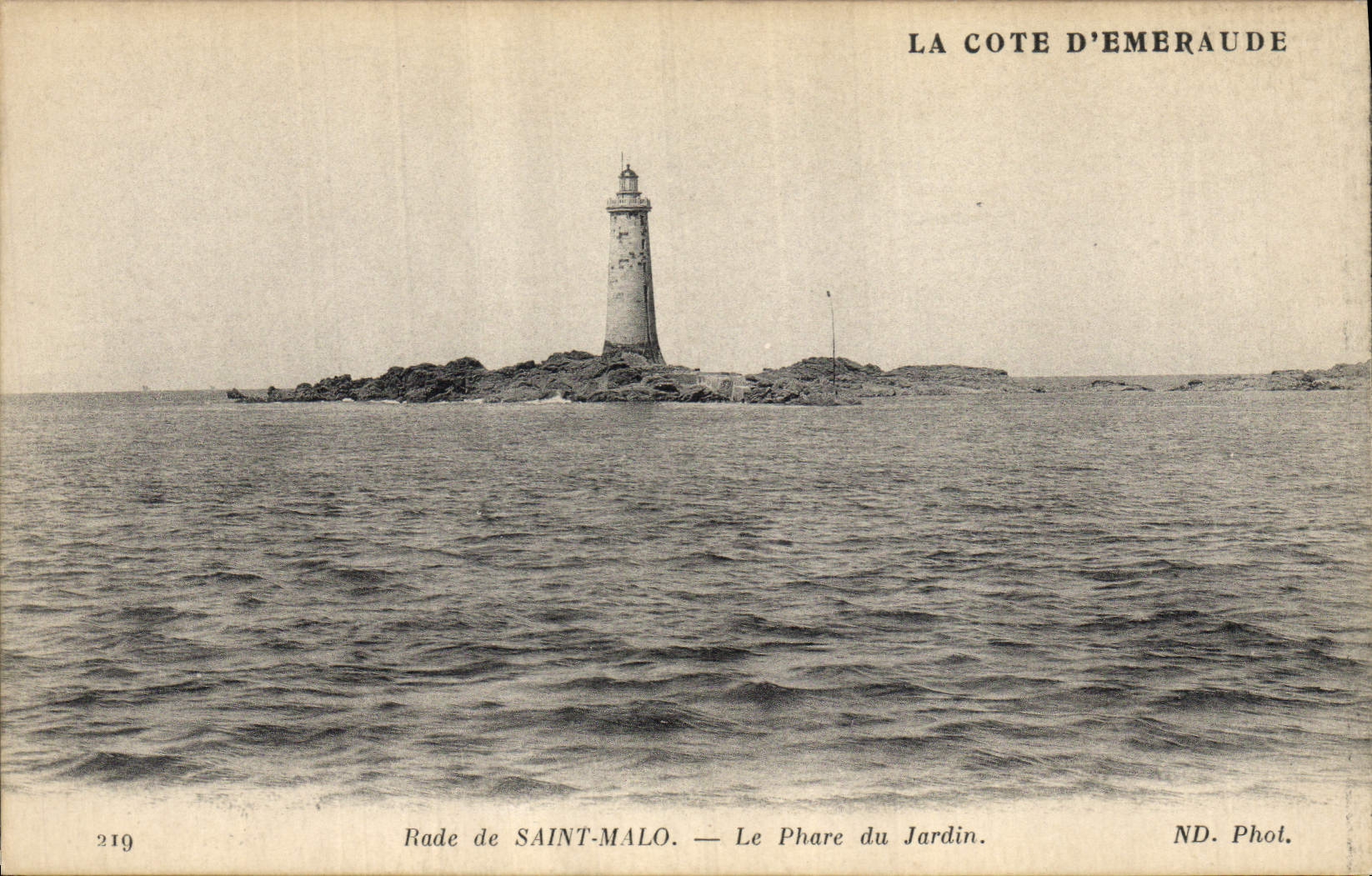 Vintage Postcard Phare of the garden Splits of Malo Saint